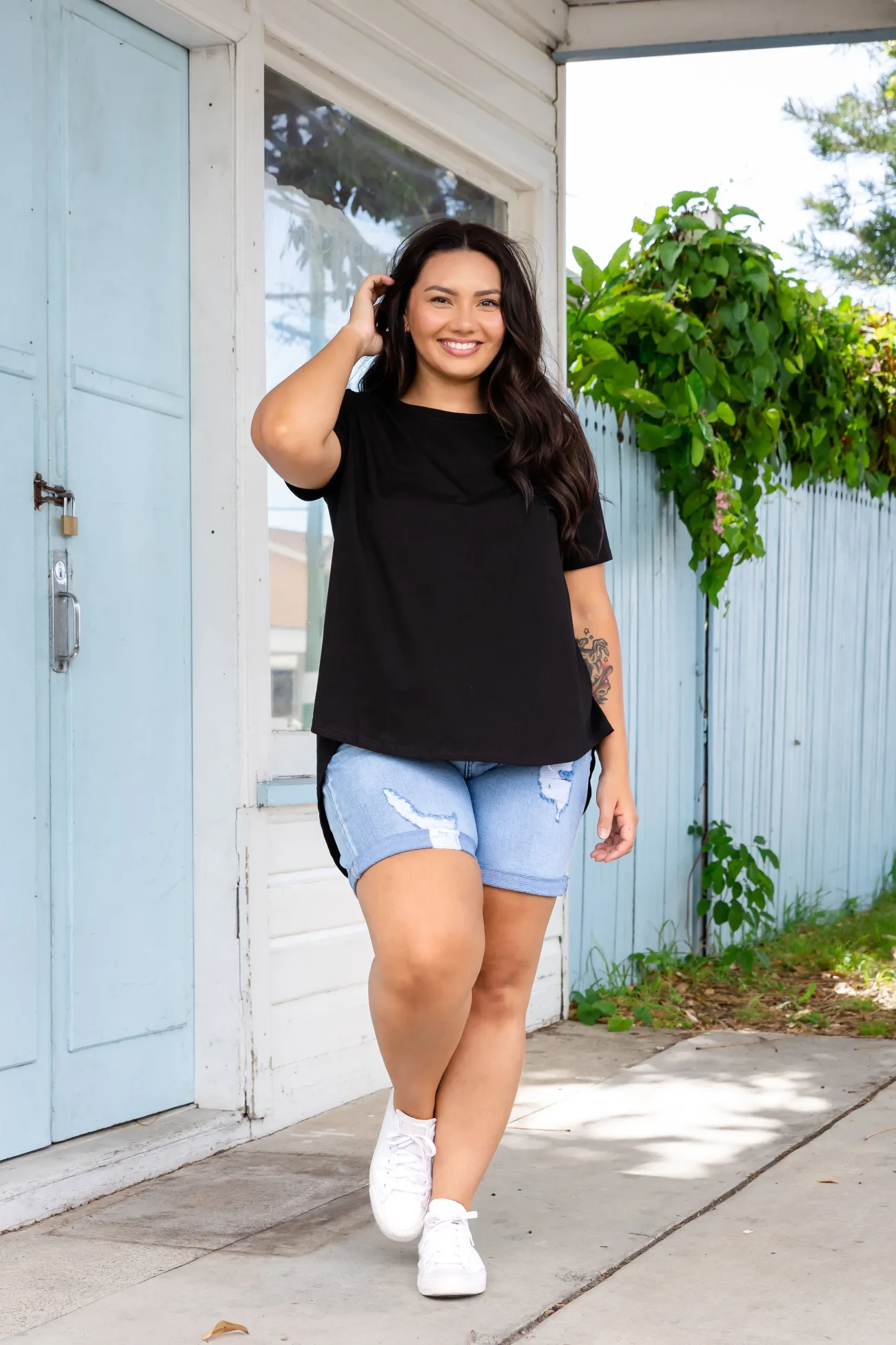 Proud Poppy Clothing Macey Hi-Low T-Shirt in Black New